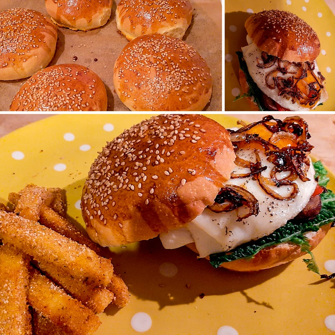 Selbstgemachte Buns, Veggieburger mit Spinat und Polenta-Pommes