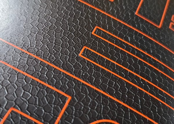 Printwerbung nachhaltig mit Prägung