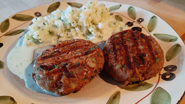 Bohnenpatties und Kohlrabisalsa